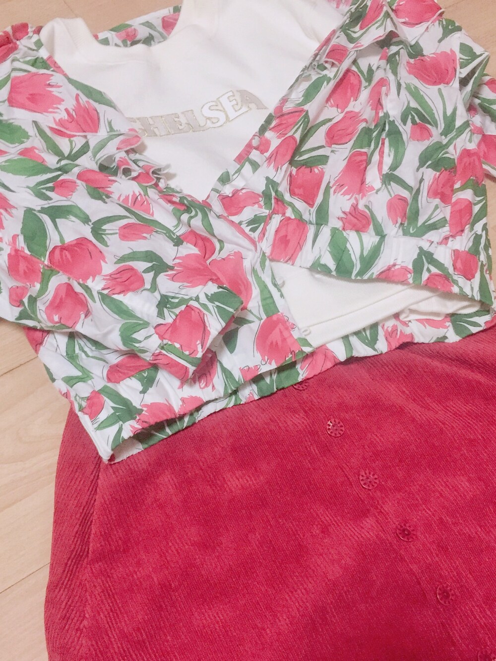 「休日スタイル、merry jenny、Lily Brown」｜「LILY BROWNのアイテム（パーカー、ホワイト系）」を使った、Minamiiiiさん（レディース・165cm）の秋コーディネートの1枚目の写真