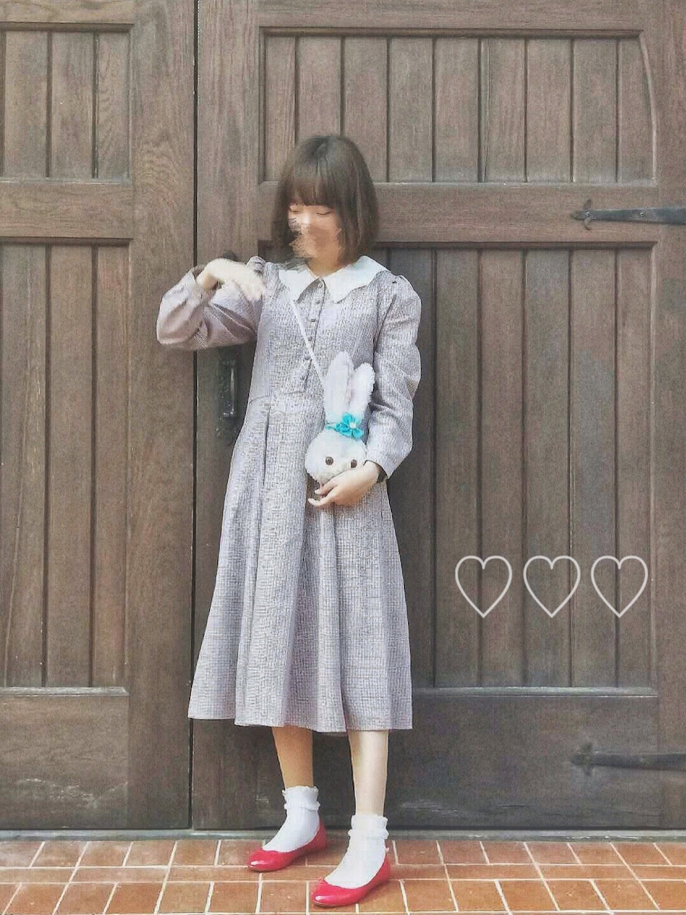 「disney、春コーデ、merry jenny」｜「merry jennyのスカラップカラーフレアワンピース（ワンピース、レッド系）」を使った、Minamiiiiさん（レディース・165cm）の春コーディネートの1枚目の写真