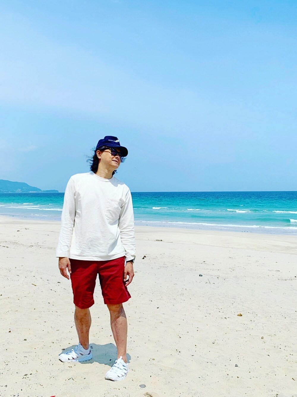 「休日コーデ、夏、ビーチ、海、伊豆、白浜海岸」｜「CA4LAのアイテム（キャップ、ブラック系）」を使った、tazukikさん（メンズ・175cm）の春コーディネートの1枚目の写真