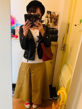 「アイテム（トートバッグ、レッド系）」を使った、夏希さん（レディース・153cm）の春コーディネート