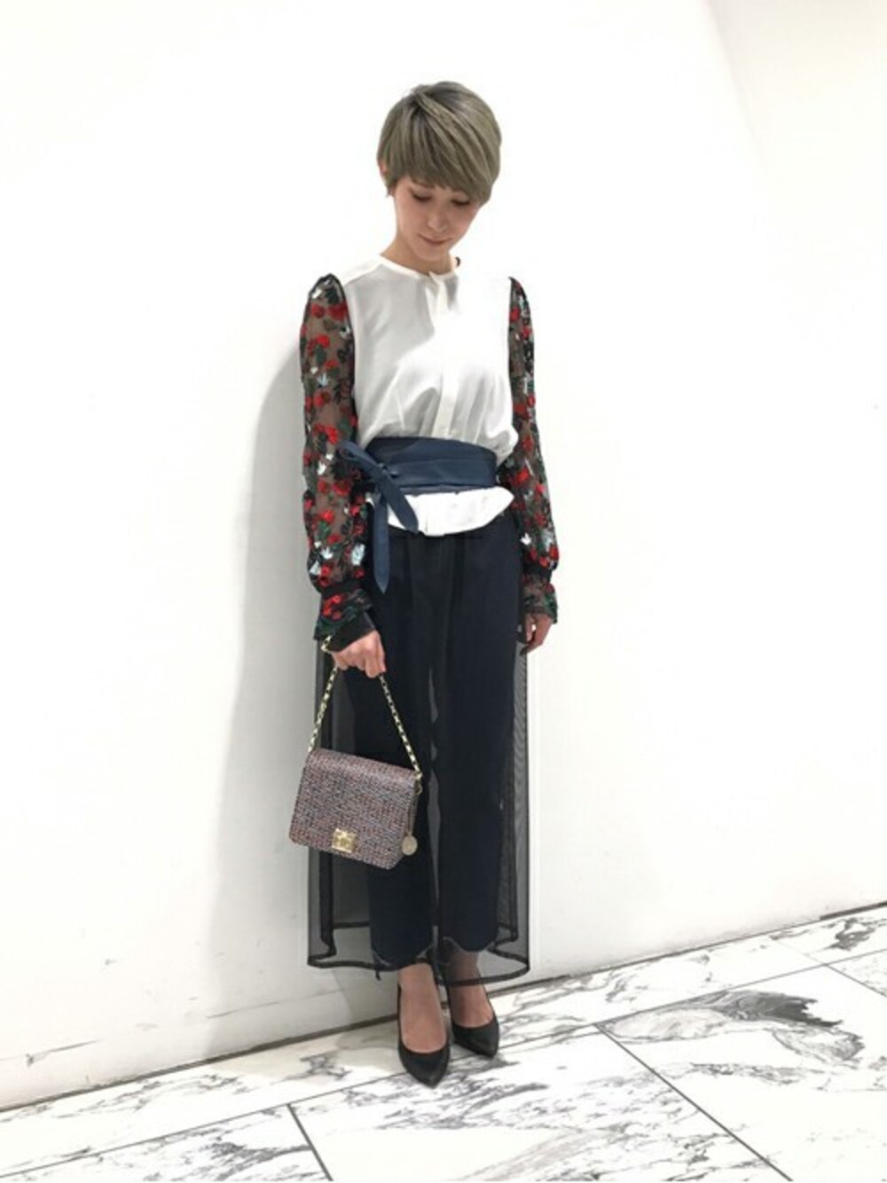 「#ブラック、＃ワンピース、#マキシワンピース、#春コーデ、#thedayztokyo、#きれいめ、#シースルー、#ベルト、#ウエストマーク、#サッシュベルト」｜「THE DAYZ TOKYOのSASH BELT（ベルト、ブルー系）」を使った、TheDayztokyoさん（レディース・163cm）の冬コーディネートの1枚目の写真