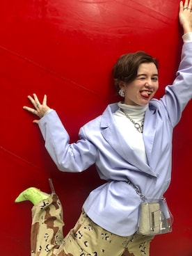 「BUBBLES（バブルス）のアイテム（アクセサリー）」を使った、MELANIEさん（レディース・164cm）の春コーディネート