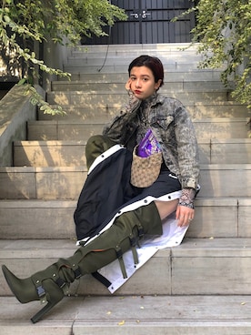 「WC（ダブル シー）のアイテム（ボディバッグ/ウエストポーチ）」を使った、MELANIEさん（レディース・164cm）の秋コーディネート