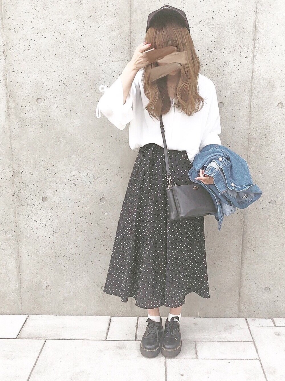 「グレイル、GRL、プチプラ、GU、ドット」｜「GRLの前後2wayキャンディースリーブトップス（シャツ/ブラウス、ホワイト系）」を使った、chocoさん（レディース・153cm）の春コーディネートの1枚目の写真