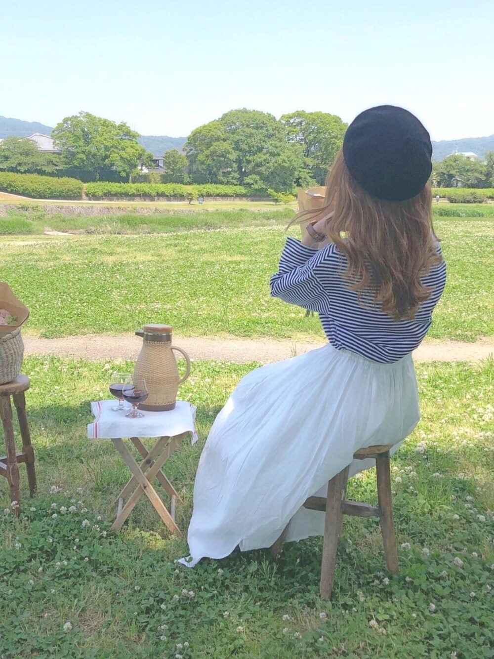 「ちょこみー、chocomee、オフショル、ボーダー、フレアスカート、ベレー帽」｜「chocomeeのオフショルボーダーTee（Tシャツ/カットソー、ブラック系）」を使った、chocoさん（レディース・153cm）の夏コーディネートの1枚目の写真