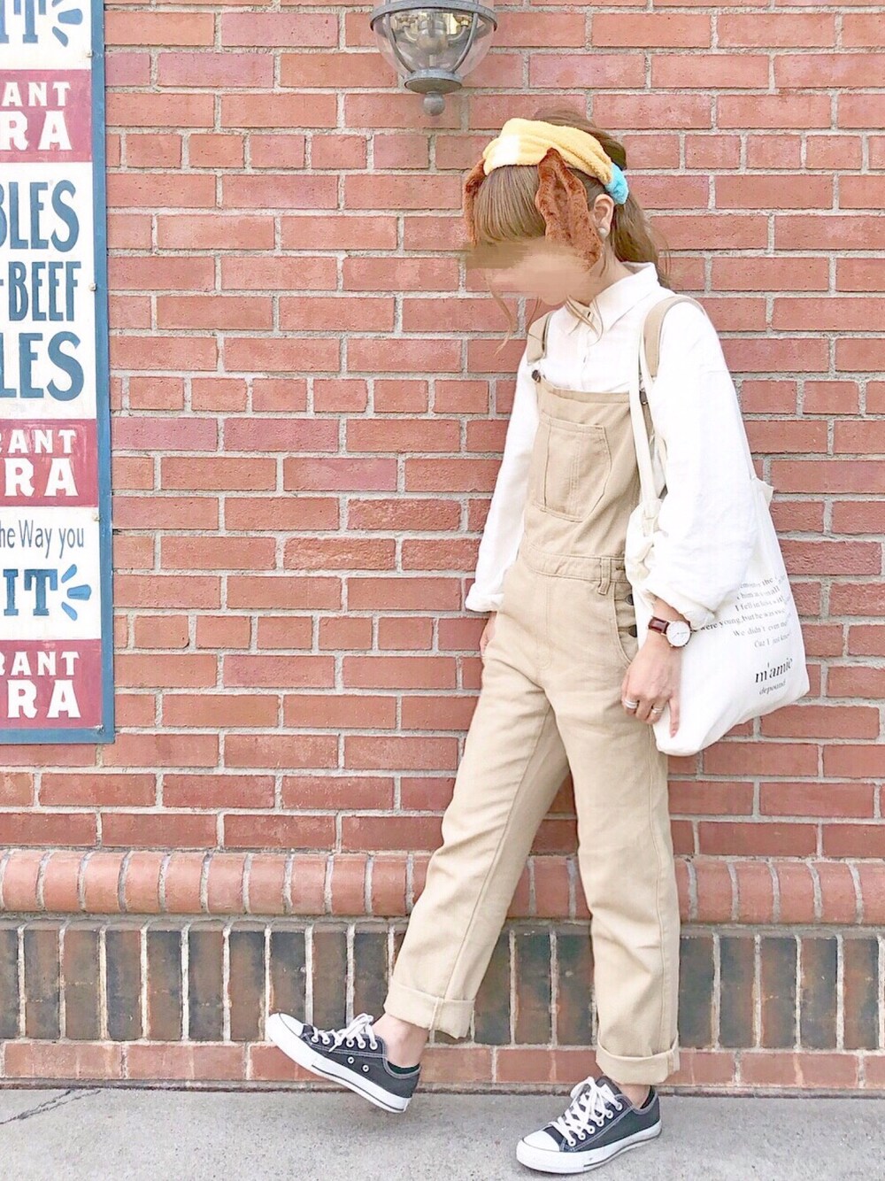 「カジュアルコーデ、サロペット、ディズニー、ディズニーコーデ、レディ、ジーナシス、chocomee」｜「JEANASISのレーヨンリネンシャツLS/832680（シャツ/ブラウス、ホワイト系）」を使った、chocoさん（レディース・153cm）の春コーディネートの1枚目の写真