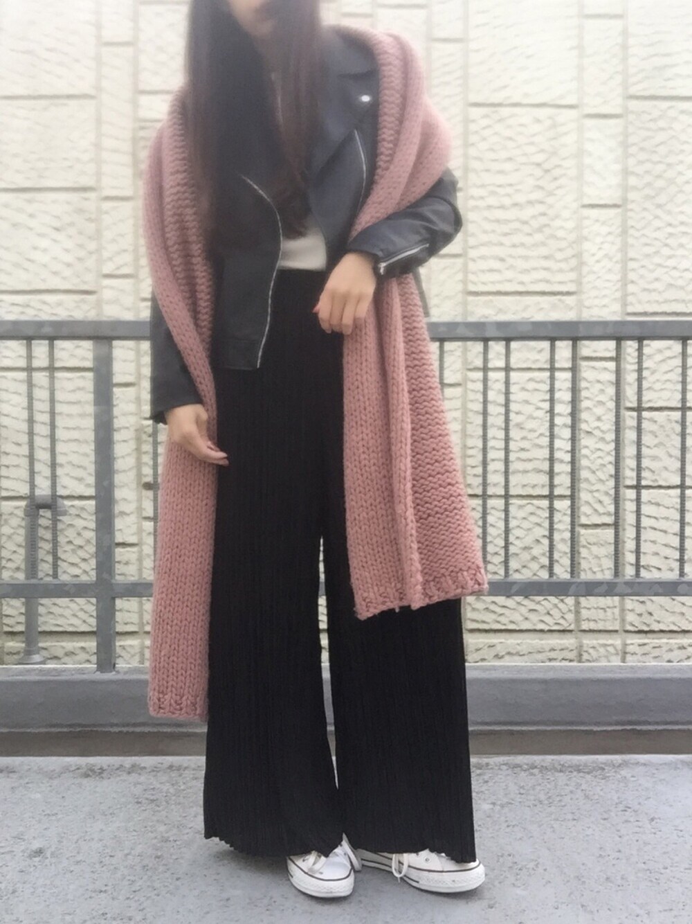 _naaao_さんの「Lowgauge knit stole（MOUSSY）」を使ったコーディネート