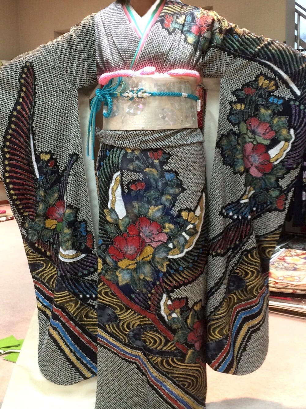 「成人式、振袖、総絞り、和装、お気に入り、ハタチ」｜「ママ振袖のアイテム（浴衣、ブラック系）」を使った、MAYA-Pさん（レディース・151cm）の冬コーディネートの1枚目の写真