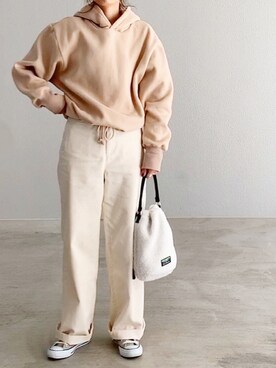 「titivate（ティティベイト）のアイテム（パーカー）」を使った、hitomiさん（レディース・154cm）の秋コーディネート