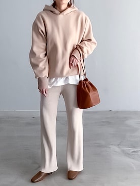 「titivate（ティティベイト）のアイテム（パーカー）」を使った、hitomiさん（レディース・154cm）の冬コーディネート