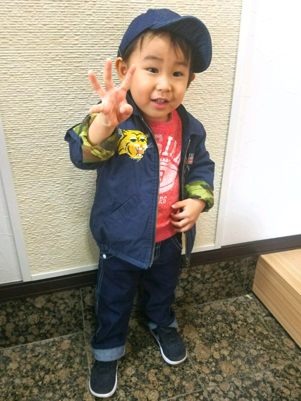 「息子、おとこのこ、2歳8ヶ月、2歳、デニム、LEE、Lee kids、刺繍、キャップ」｜「BREEZEのアイテム（キャップ、ブルー系）」を使った、sugarさん（レディース・164cm）の春コーディネートの1枚目の写真