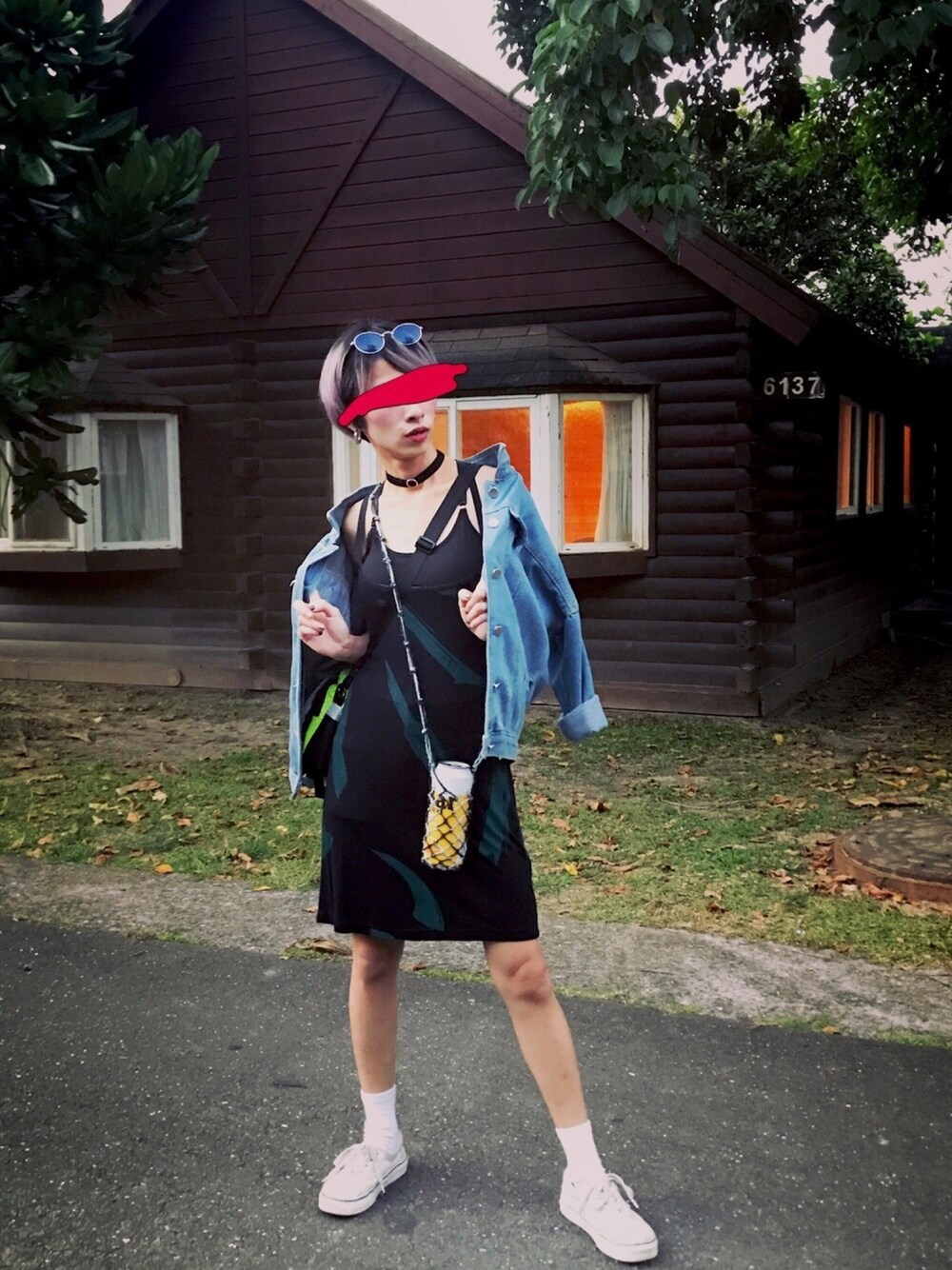 「墾丁」｜「X-girlのアイテム（ワンピース、ブラック系）」を使った、Minima 蕭さん（レディース・155cm）の秋コーディネートの1枚目の写真