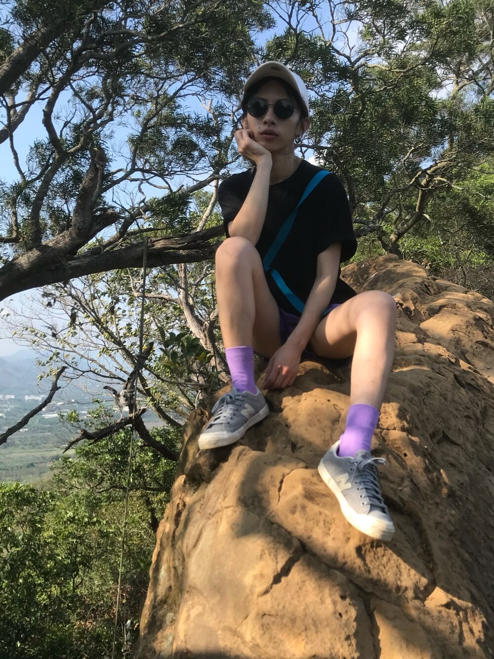 「台灣、百岳、小百岳」｜「Ary’treyxのアイテム（ショルダーバッグ、ブルー系）」を使った、Minima 蕭さん（レディース・155cm）の冬コーディネートの1枚目の写真