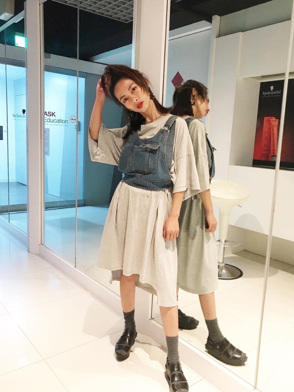「melissaのアイテム（シューズ、ブラック系）」を使った、Minima 蕭さん（レディース・155cm）の春コーディネートの1枚目の写真