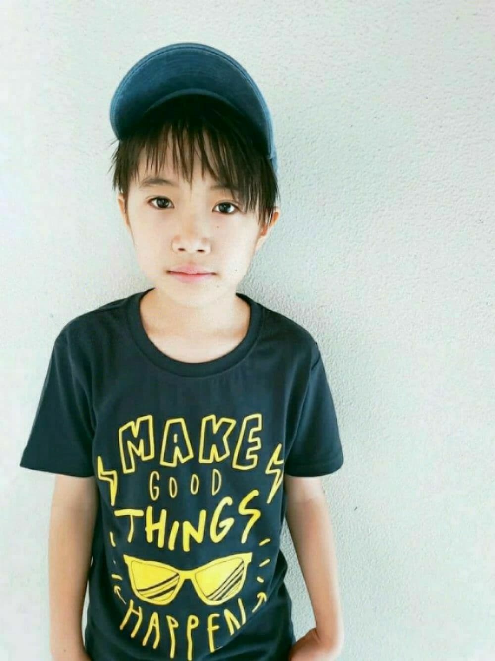「夏だ！Tシャツ着よう！、キッズファッション、シンプルコーデ、学校こーで、glazos、夏セールで買いました、むすこーで、接触冷感Tシャツ、キャップ、夏コーデ」｜「GLAZOSの天竺・接触冷感手書き風イラスト半袖Tシャツ（Tシャツ/カットソー、ブルー系）」を使った、Kokiさん（キッズ・140cm）の夏コーディネートの1枚目の写真