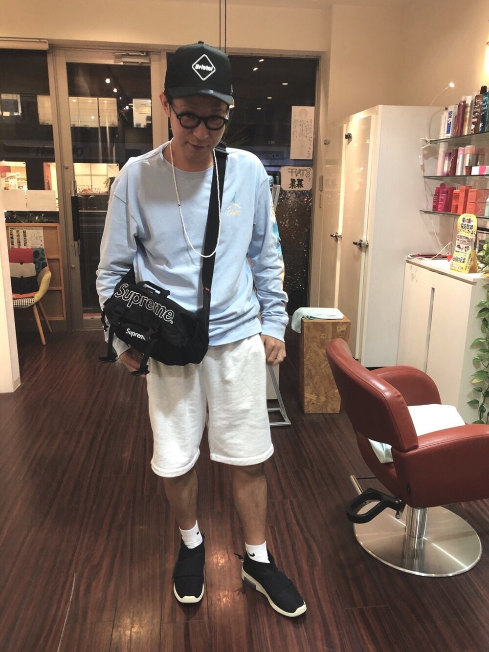「おしゃれさんと繋がりたい、休日スタイル、ゆるコーデ、シンプル、オーバーサイズ、スニーカー、ロンT、スウェット、ootd、NIKE」｜「jordan x unionのアイテム（Tシャツ/カットソー、ブルー系）」を使った、K3N5K3さん（メンズ・175cm）の秋コーディネートの1枚目の写真