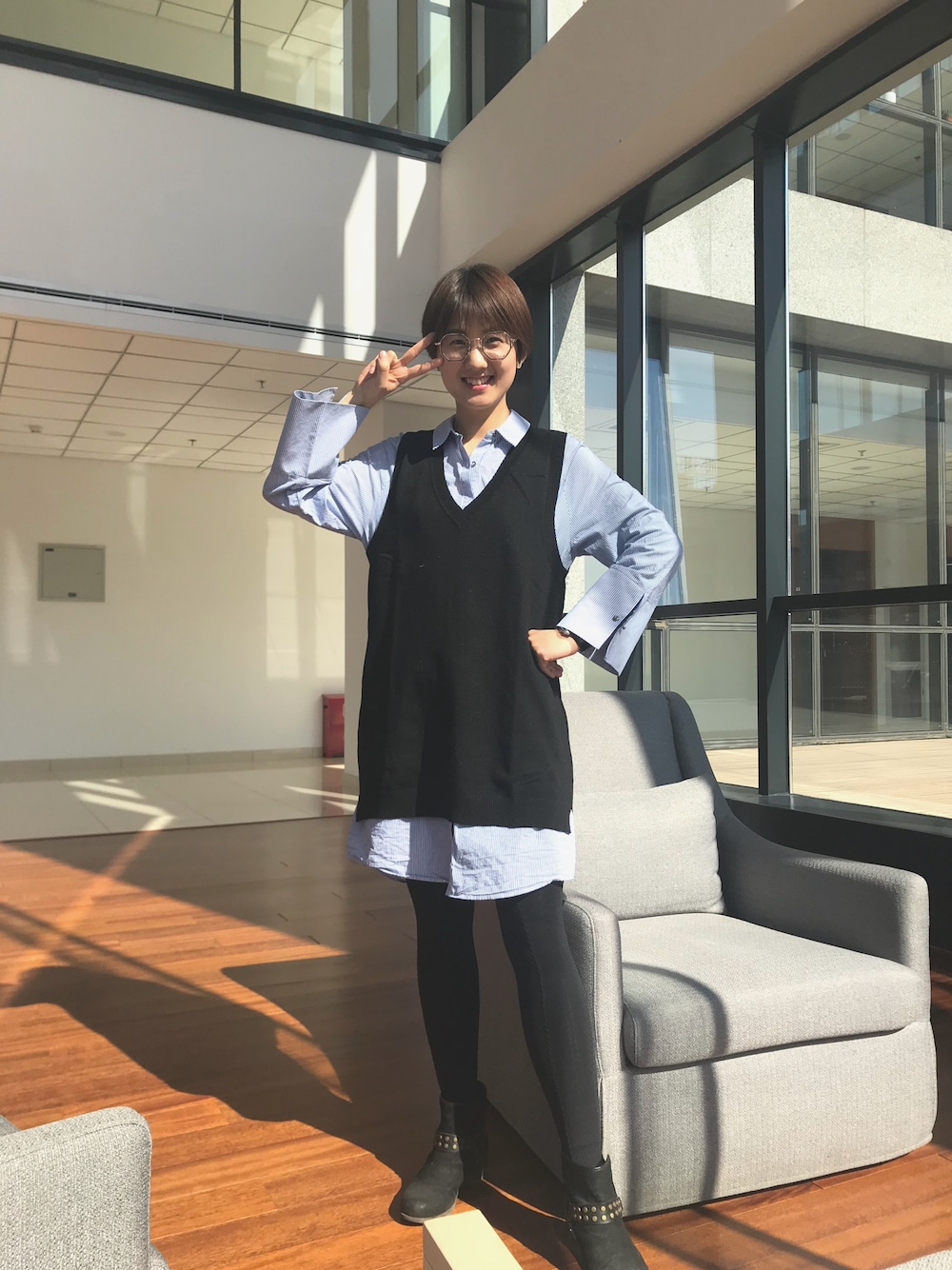 「sunshine」｜「ONLYのアイテム（シャツ/ブラウス、ブルー系）」を使った、yoyoさん（レディース・170cm）の春コーディネートの1枚目の写真