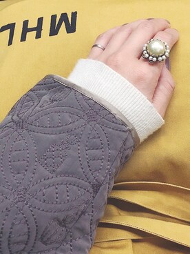 「パールアクセ」｜「アイテム（その他アウター）」を使った、かほこ。さん（レディース・161cm）の秋コーディネート