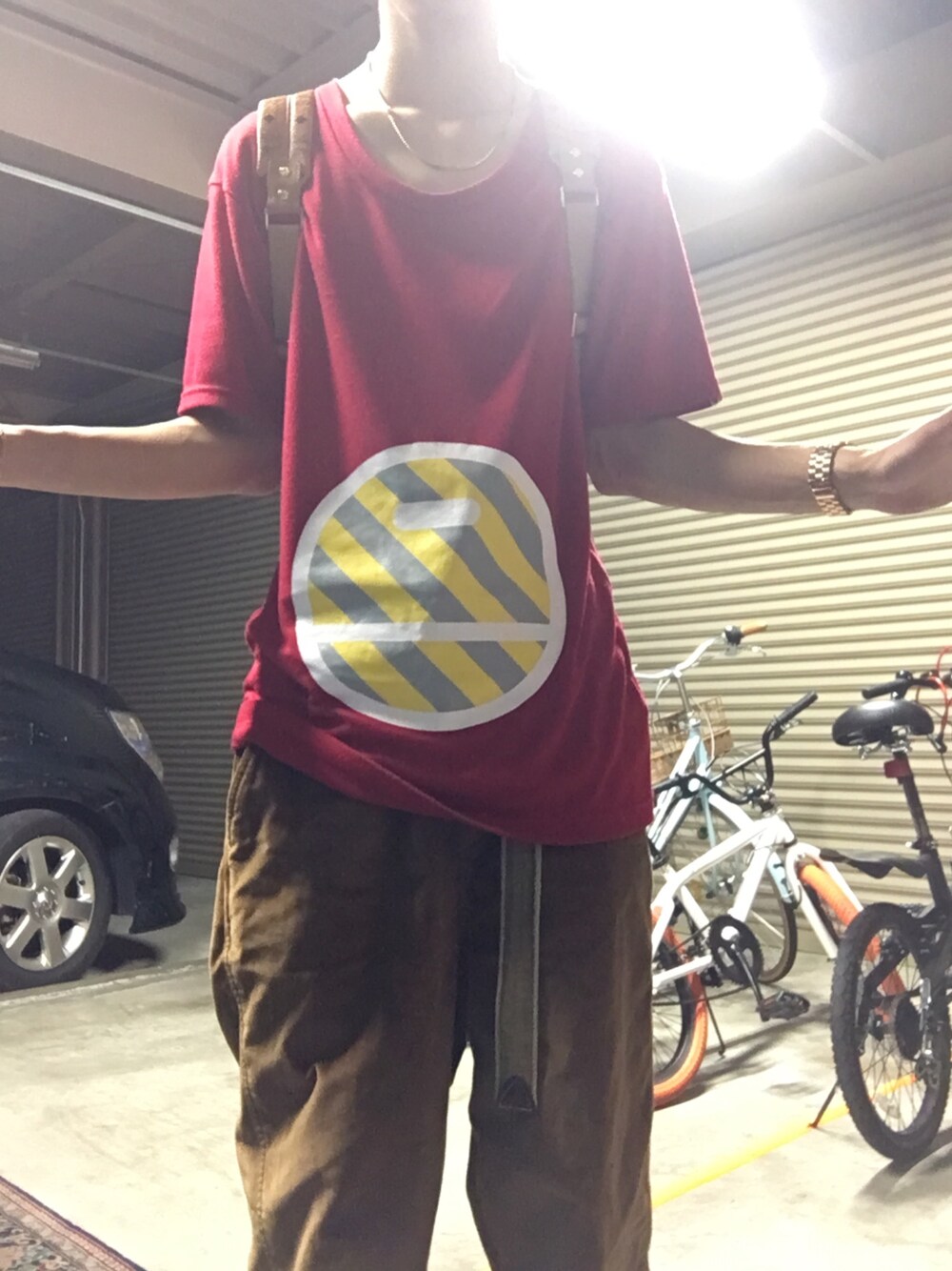 「A BATHING APEのアイテム（Tシャツ/カットソー、レッド系）」を使った、きとぅさん（メンズ・173cm）の秋コーディネートの1枚目の写真