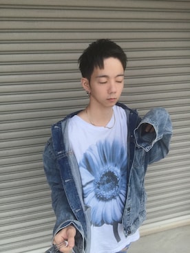 「学校」｜「アイテム（デニムジャケット）」を使った、きとぅさん（メンズ・173cm）の春コーディネート