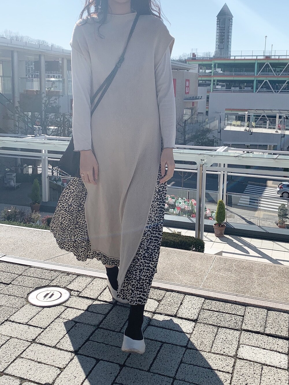 「おしゃれさんと繋がりたい」｜「RETRO GIRLのアイテム（トップス、ベージュ系）」を使った、A y a m eさん（レディース・162cm）の冬コーディネートの1枚目の写真
