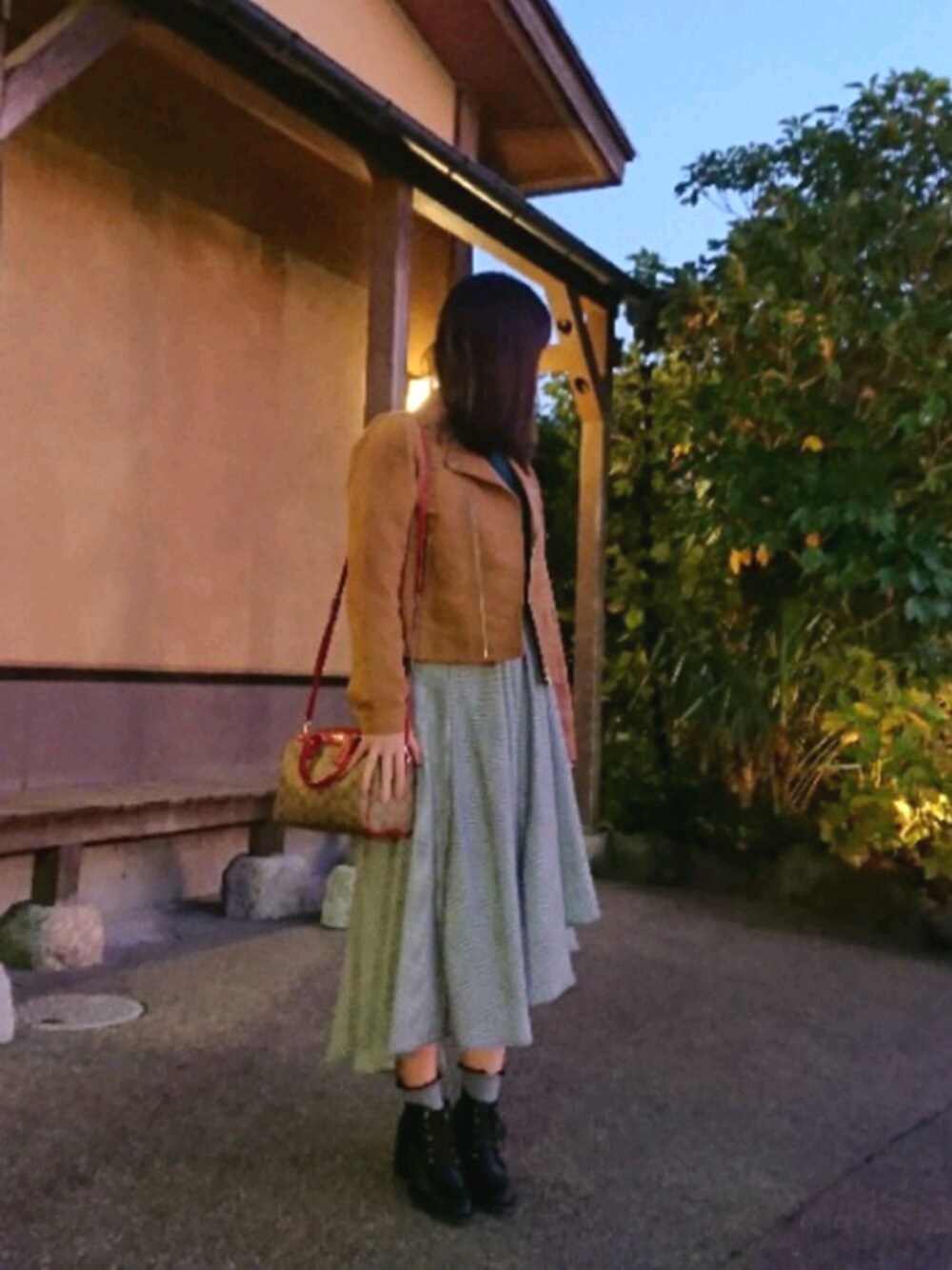 「秋のコーデ、大人カジュアル、お洒落さんとつながりたい、いいね、save、フォローお願いします🤑、おでかけ」｜「ehka sopoのアイテム（ライダースジャケット、ブラウン系）」を使った、chisakiさん（レディース・160cm）の秋コーディネートの1枚目の写真