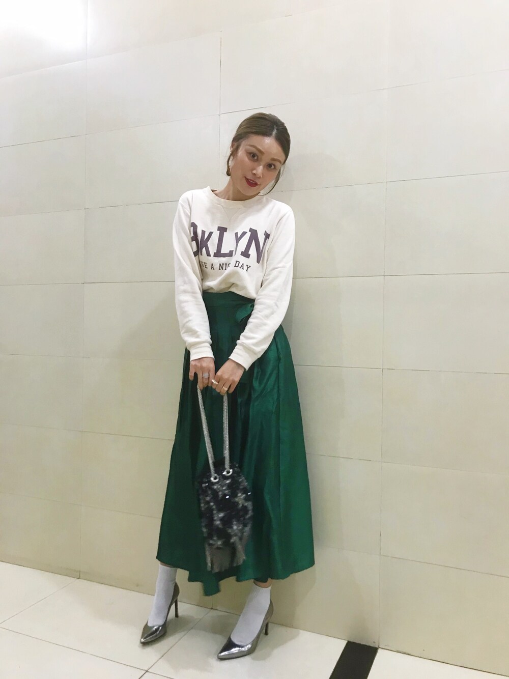 「スカート、ロングスカート、スウェット」｜「ROSE BUDのアイテム（パーカー、ホワイト系）」を使った、Hana_tyouさん（レディース・168cm）の春コーディネートの1枚目の写真