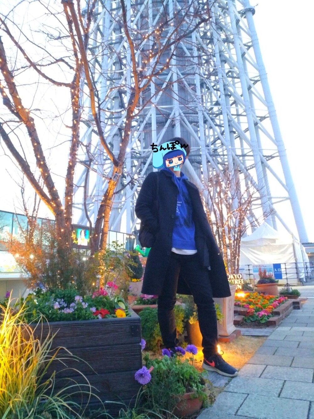 「大学生、パーカー」｜「Bershkaのアイテム（ジャケット/アウター、ブラック系）」を使った、あおりんごさん（メンズ・171cm）の冬コーディネートの1枚目の写真