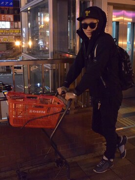 「STUSSY（ステューシー）のアイテム（マウンテンパーカー）」を使った、shoooooriさん（メンズ・176cm）の春コーディネート