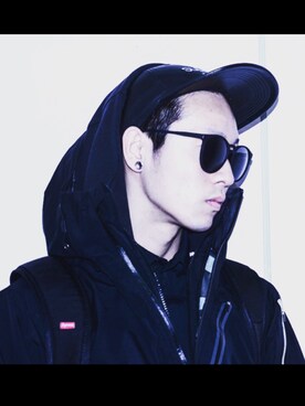 「STUSSY（ステューシー）のアイテム（マウンテンパーカー）」を使った、shoooooriさん（メンズ・176cm）の春コーディネート