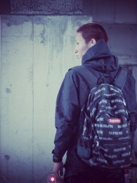 「STUSSY（ステューシー）のアイテム（マウンテンパーカー）」を使った、shoooooriさん（メンズ・176cm）の春コーディネート