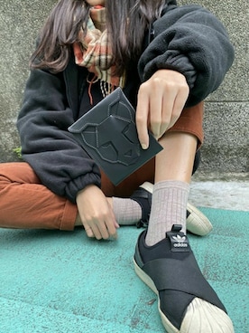 「アイテム（財布）」を使った、ORIBAGU－折り紙バッグ－さん（レディース・167cm）の冬コーディネート