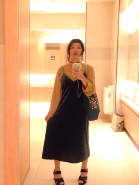 「UNIQLO（ユニクロ）のアイテム（ワンピース/ドレス、ブルー系）」を使った、Cerise ／セリースさん（レディース）の冬コーディネート