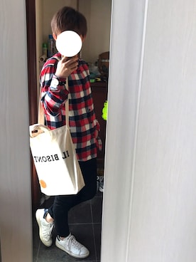 「UNIQLO（ユニクロ）のWOMEN ウルトラストレッチジーンズ（デニムパンツ）」を使った、KIHOTOさん（メンズ・161cm）の春コーディネート