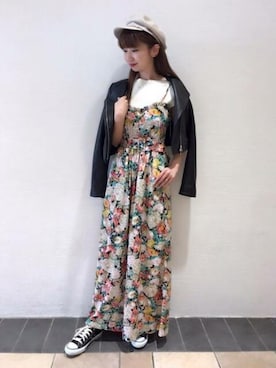 「フラワープリント」｜「アイテム（サロペット/オーバーオール）」を使った、DEICYさん（レディース・159cm）の秋コーディネート