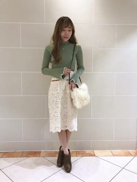 「オフホワイト」｜「アイテム（ブーティ）」を使った、DEICYさん（レディース・153cm）の秋コーディネート