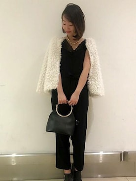 「二次会」｜「アイテム（サロペット/オーバーオール）」を使った、DEICYさん（レディース・160cm）の冬コーディネート