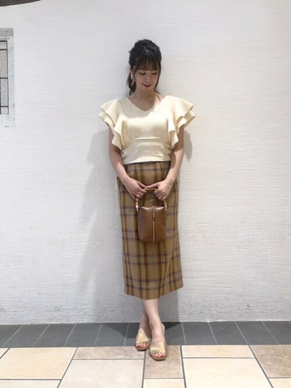 「knit、skirt、チェックスカート、check、秋服、deicy、autmn」｜「ME COUTUREのタスランチェックタイトスカート（スカート、イエロー系）」を使った、DEICYさん（レディース・159cm）の夏コーディネートの1枚目の写真
