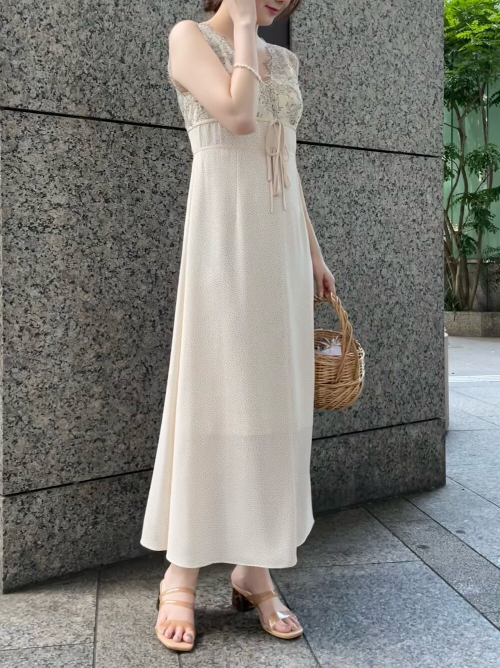 DEICY（デイシー）の「レースコンビドットミディワンピース