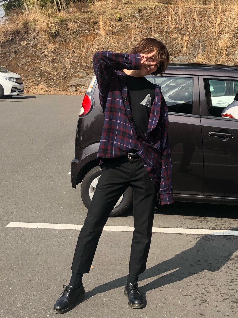 「LAD MUSICIAN、UNIQLO、Dr.Martens」｜「LAD MUSICIANのアイテム（シャツ/ブラウス、パープル系）」を使った、cityさん（メンズ・180cm）の春コーディネートの1枚目の写真