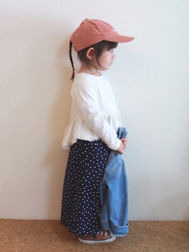 「ぺプラムトップス」｜「アイテム（キャップ）」を使った、s u uさん（キッズ・90cm）の春コーディネート