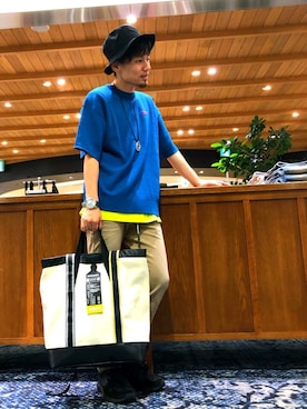 「リバーシブル」｜「アイテム（アナログ腕時計）」を使った、ウエンツさん（メンズ・162cm）の春コーディネート