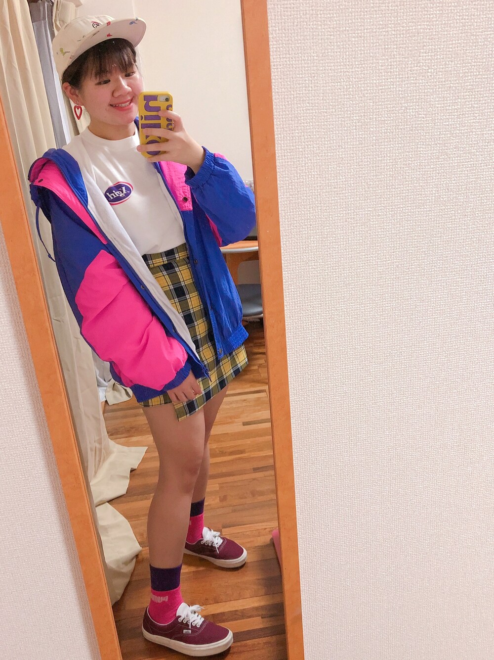 「スポーツミックス、韓国ブランド」｜「STUSSYのアイテム（帽子、ホワイト系）」を使った、かおるんさん（レディース・163cm）の春コーディネートの1枚目の写真