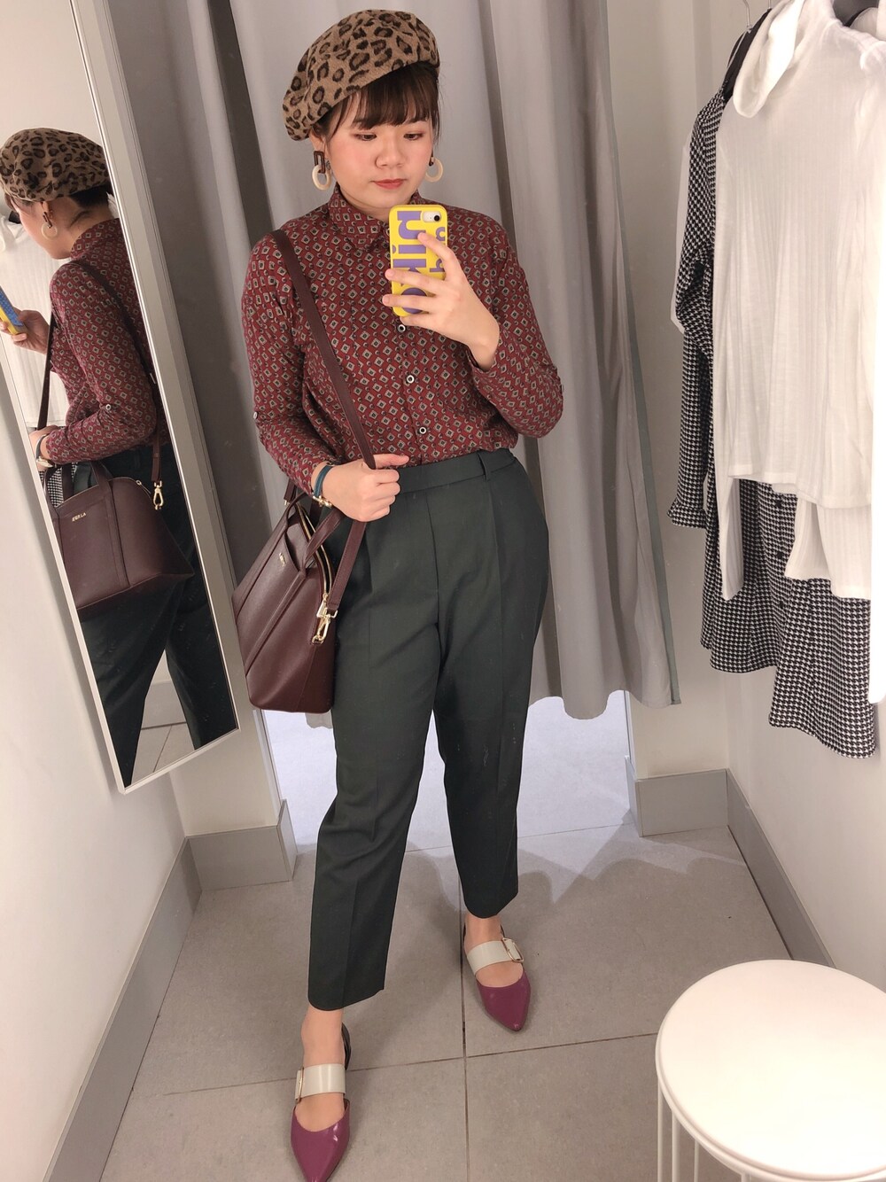「春コーデ、ひょう柄、帽子好き！、ヴィンテージ、古着MIX」｜「UNIQLOのアイテム（スラックス、グリーン系）」を使った、かおるんさん（レディース・163cm）の春コーディネートの1枚目の写真