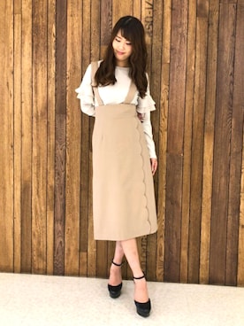 「スカラップ」｜「アイテム（ジャンパースカート）」を使った、MIIAさん（レディース・160cm）の秋コーディネート