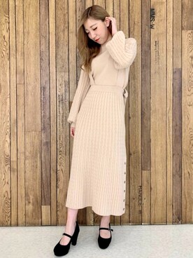 「ケーブルニット」｜「アイテム（ジャンパースカート）」を使った、MIIAさん（レディース・160cm）の秋コーディネート