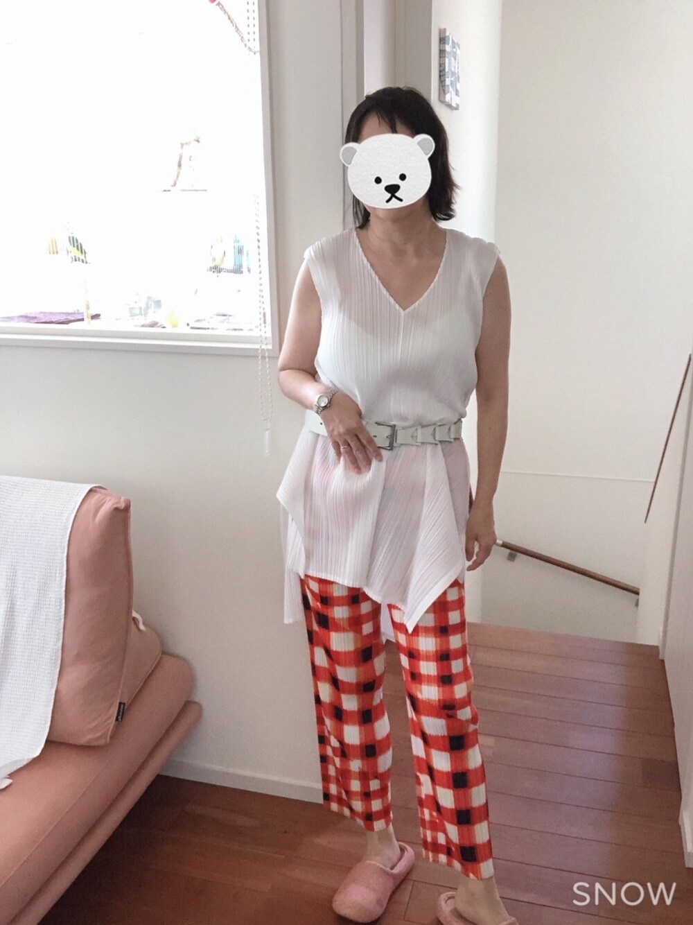「ラクチンコーデ、春夏コーデ、オトナ女子、ホワイト」｜「PLEATS PLEASEのアイテム（トップス、ホワイト系）」を使った、manapin1120さん（レディース・162cm）の春コーディネートの1枚目の写真