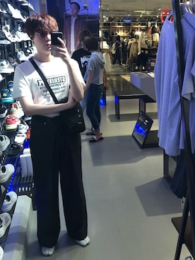 「JOHN LAWRENCE SULLIVAN（ジョンローレンスサリバン）のRIGID DENIM WIDE PANTS（デニムパンツ）」を使った、NAOKIさん（メンズ・175cm）の秋コーディネート