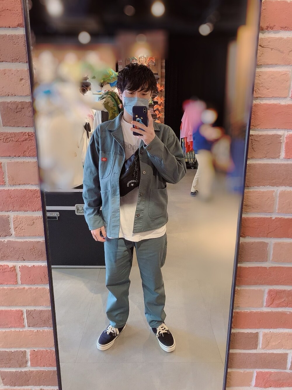 「セットアップ、作業着」｜「Dickiesのアイテム（ジャケット/アウター、グリーン系）」を使った、takehiroさん（メンズ・173cm）の春コーディネートの1枚目の写真