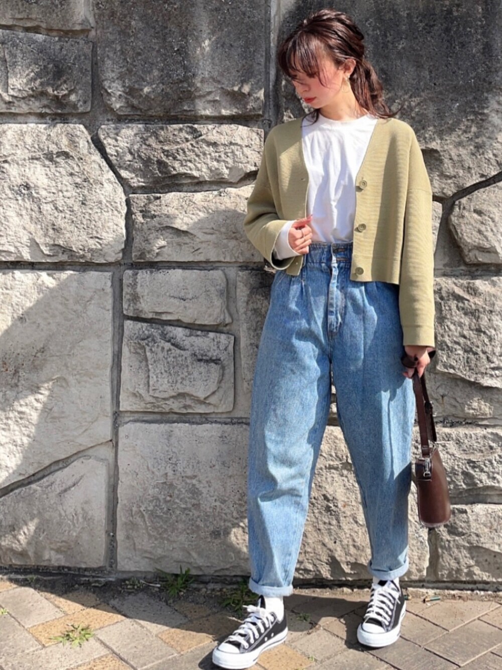 「春、パンツスタイル、オトナカジュアル、プチプラコーデ、シンプルコーデ、UNIQLO U、通勤コーデ、オトナ女子、おしゃれさんと繋がりたい」｜「UNIQLOのアイテム（カーディガン/ボレロ、グリーン系）」を使った、mi-さん（レディース・162cm）の春コーディネートの1枚目の写真